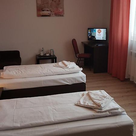 Hotelik Kameleon Pokoje Goscinne يافور المظهر الخارجي الصورة