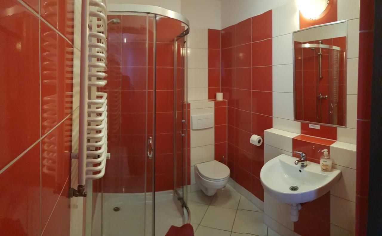 Hotelik Kameleon Pokoje Goscinne يافور المظهر الخارجي الصورة