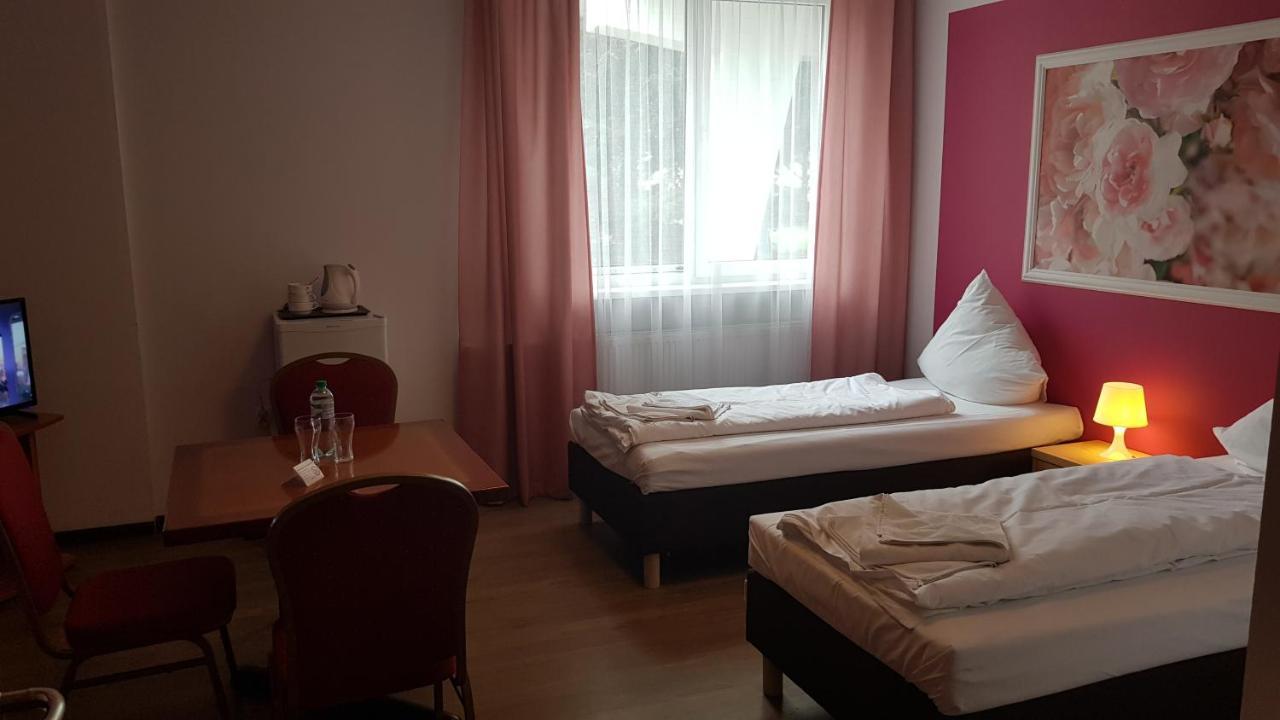 Hotelik Kameleon Pokoje Goscinne يافور المظهر الخارجي الصورة