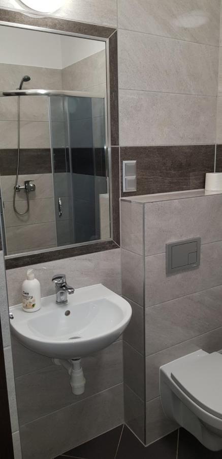 Hotelik Kameleon Pokoje Goscinne يافور المظهر الخارجي الصورة
